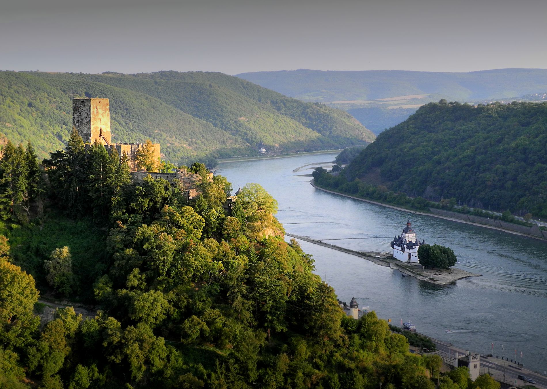 Река в германии приток мозеля. Гессен река Рейн. Долина среднего Рейна Германия. Долина реки Рейн Германия. Мозель Рейн Дунай.